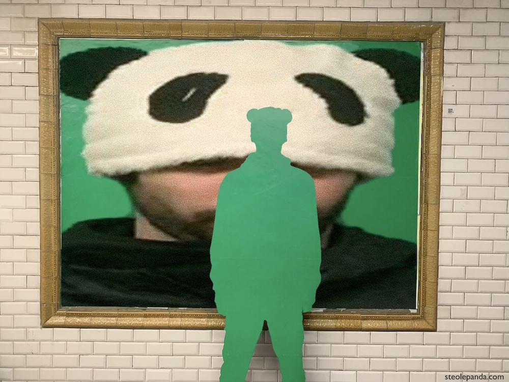 Steo Le Panda in the Paris metro